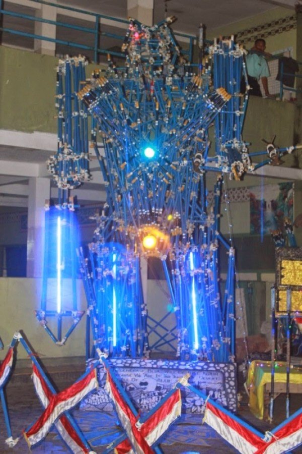pionering bentuk robot transformer