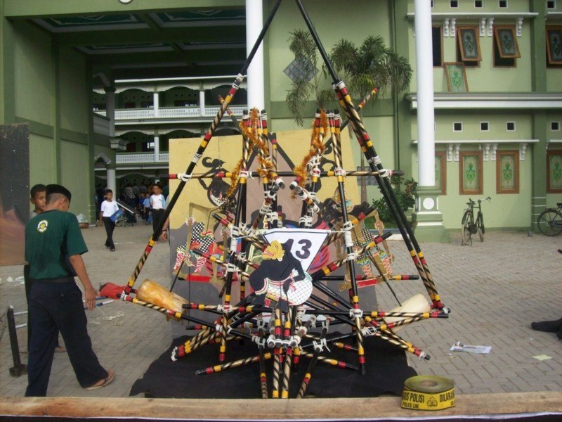 pionering bentuk wayang