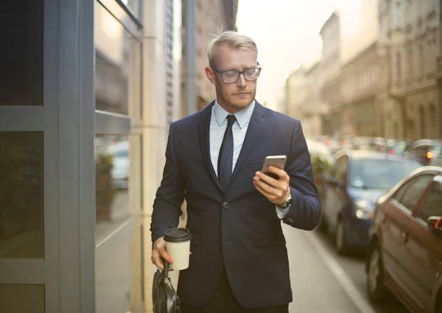 Fitur Utama Aplikasi Mobile ERP