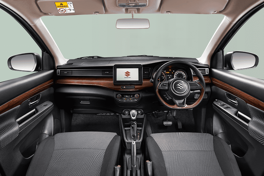 memilih mobil dengan desain elegan